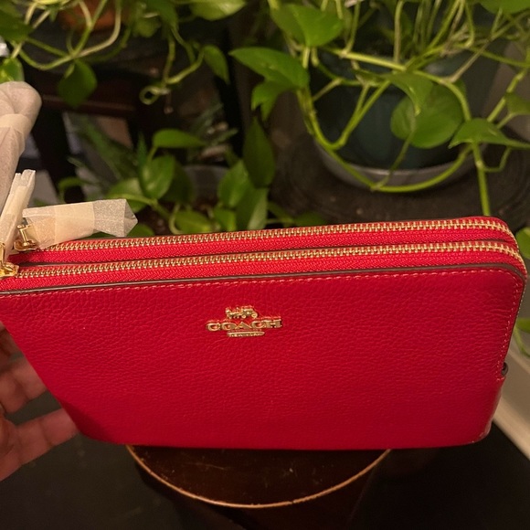 🔥NWT 🔥COACH 🔥DOUBLE 🔥ZIPPER 🔥WRISTLETS 🔥 - Picture 3 of 6